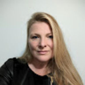 Meet your Posher, Dana